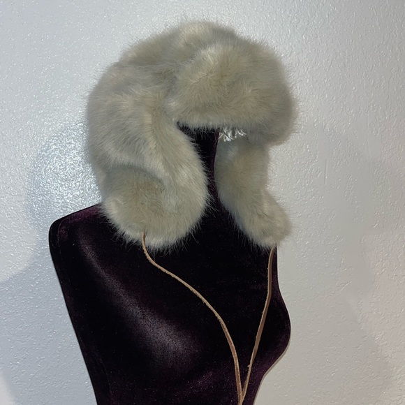 Restoration Hardware faux fur hat - Picture 2 of 9